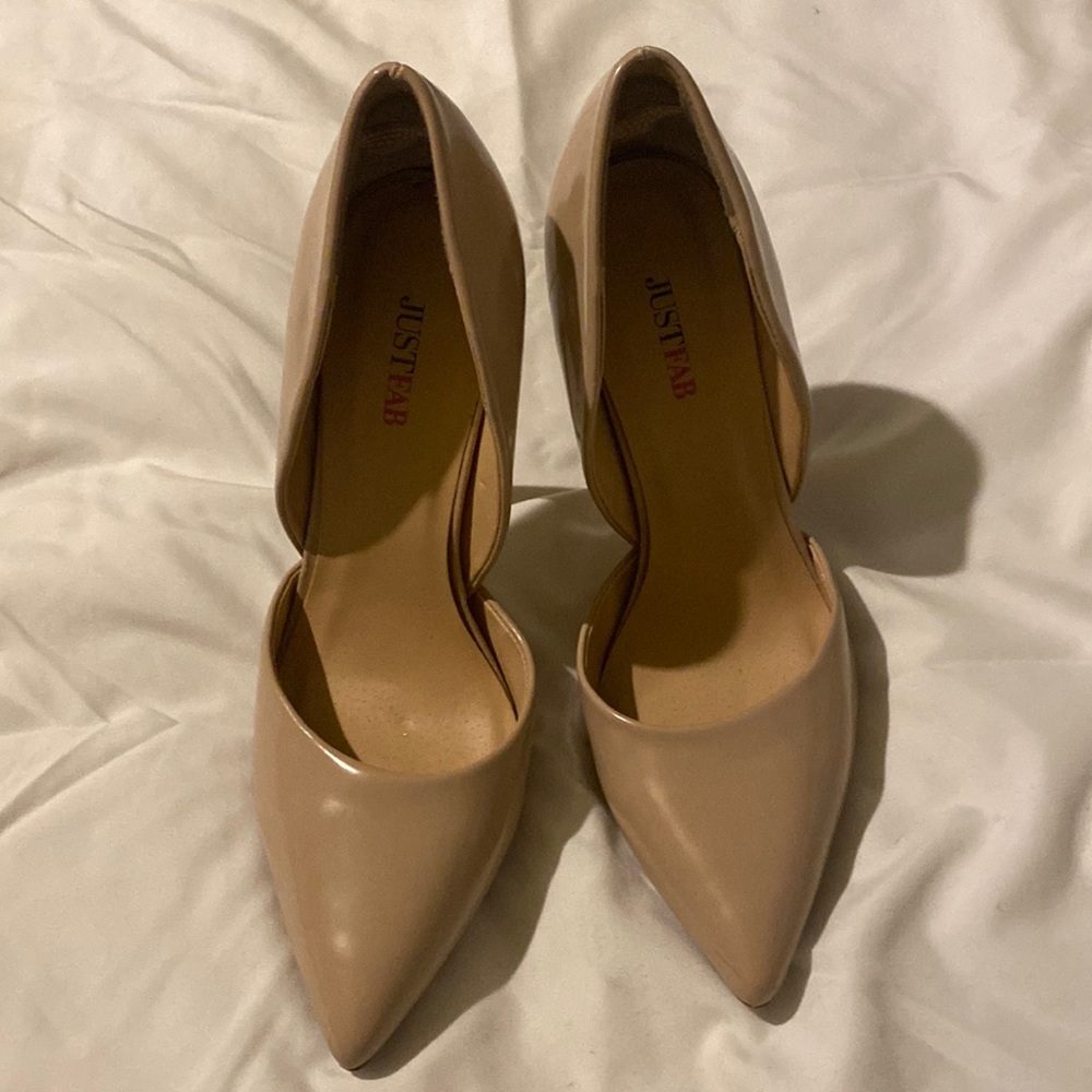 Just fab beige pointy toed shoes